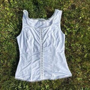 Cutest white top 🪽